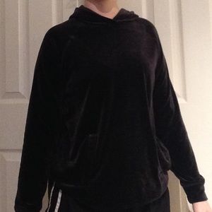 Black sweatshirt